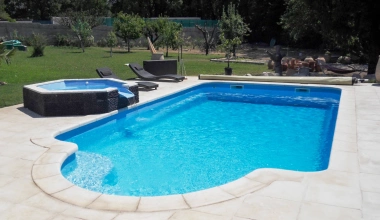 Piscine coque Esparron
