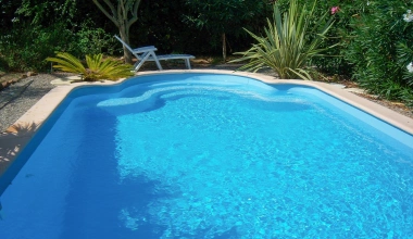 Piscine coque Sainte Croix