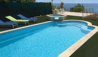 Piscine coque Serre Ponçon